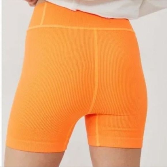 NWT FP Movement Free PEOPLE Free Throw Crossover Biker Shorts / Burning - Picture 4 of 6